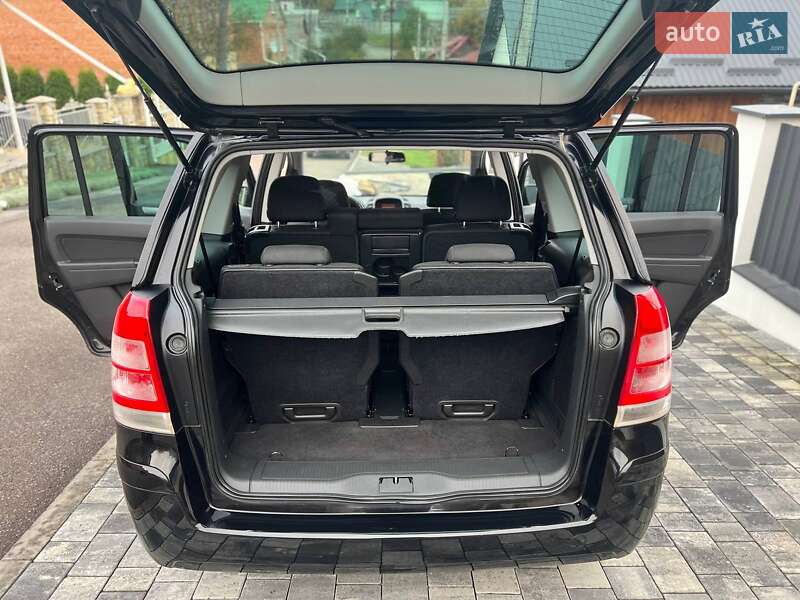 Мінівен Opel Zafira 2011 в Хмельницькому
