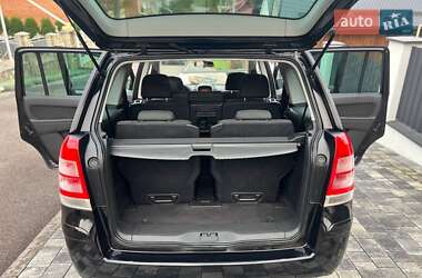 Минивэн Opel Zafira 2011 в 