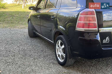 Минивэн Opel Zafira 2005 в  фото 16 Минивэн Opel Zafira 2005 в