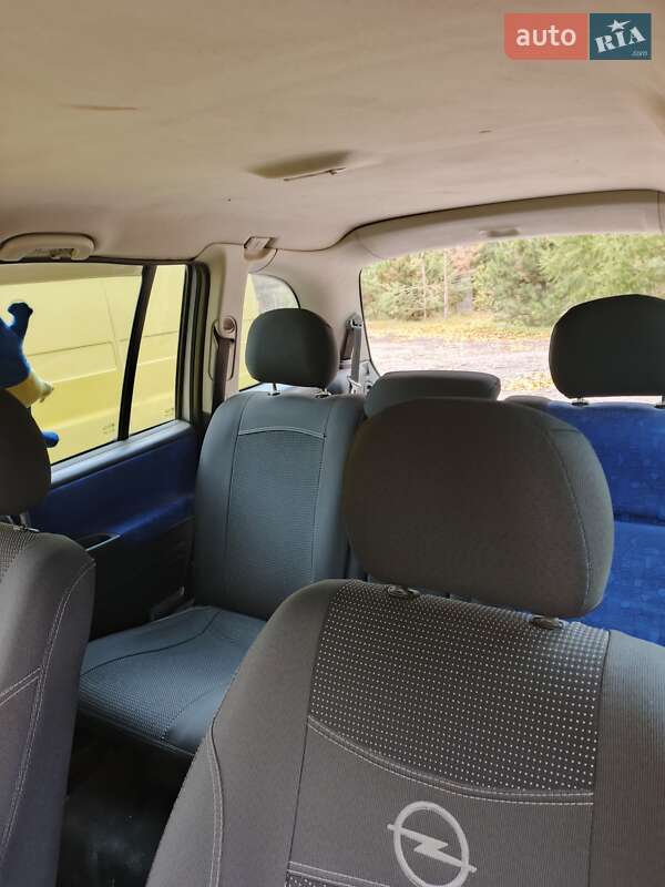 Мінівен Opel Zafira 2001 в Шостці