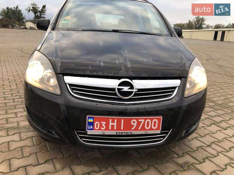 Минивэн Opel Zafira 2010 в Черновцах