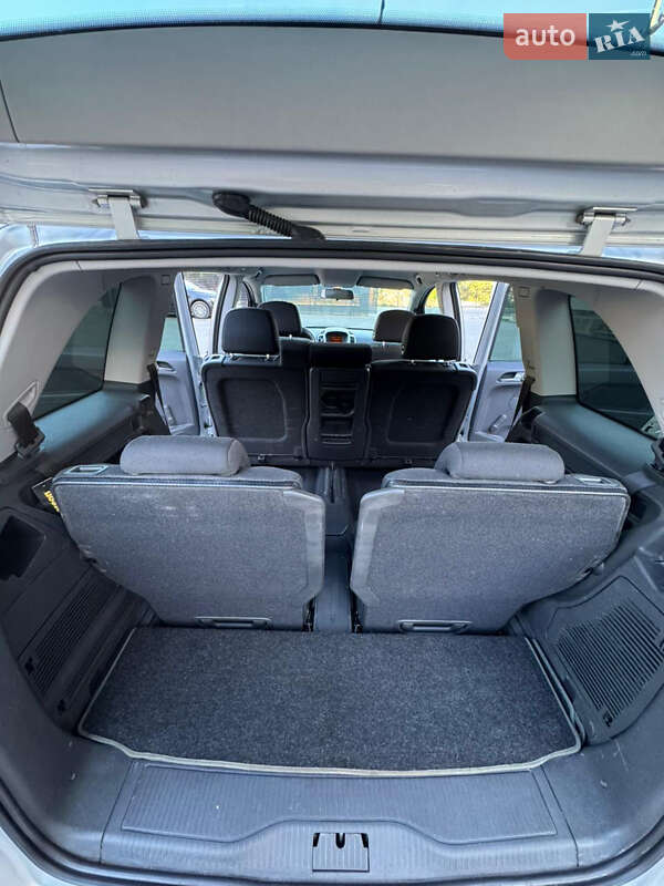 Минивэн Opel Zafira 2012 в Черновцах