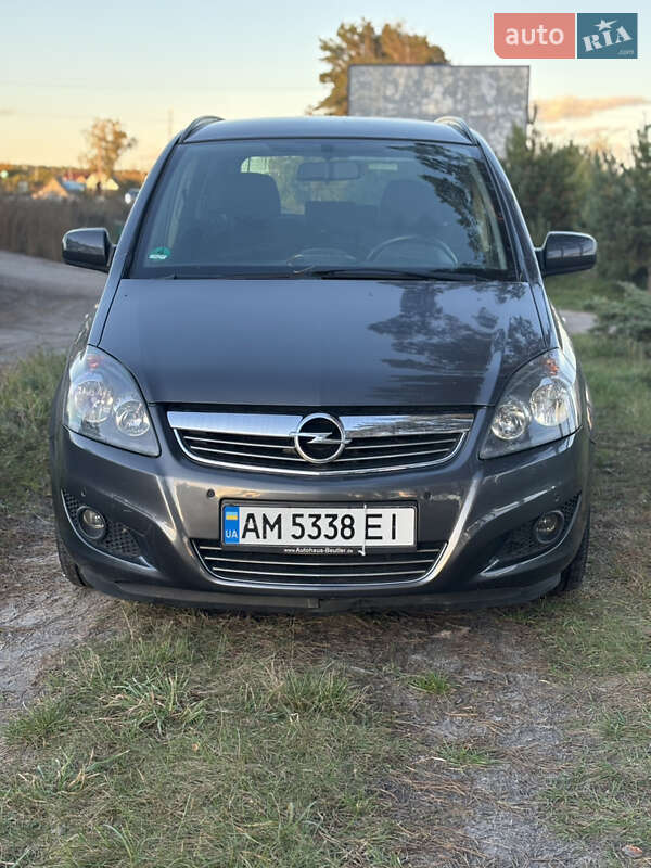 Opel Zafira 2011