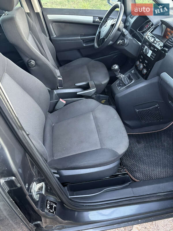 Минивэн Opel Zafira 2011 в Житомире