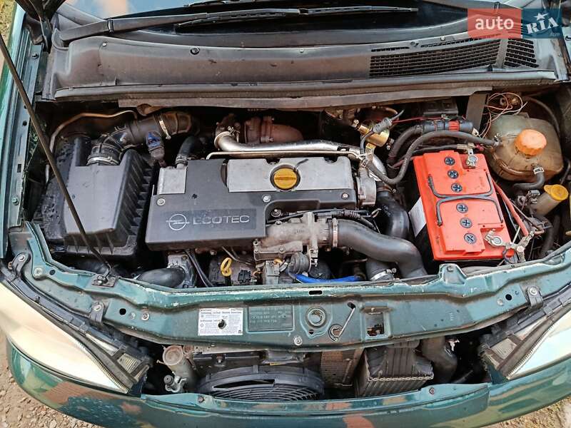 Минивэн Opel Zafira 2004 в Раздельной