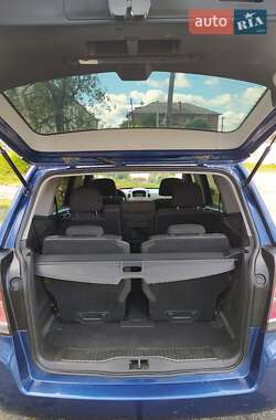 Минивэн Opel Zafira 2007 в 