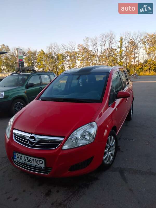 Минивэн Opel Zafira 2009 в 