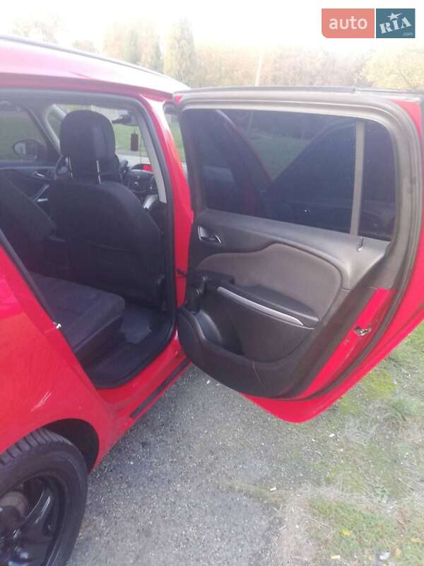 Микровэн Opel Zafira 2012 в Бурштыне