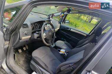 Минивэн Opel Zafira 2009 в 