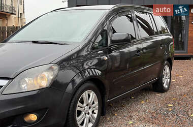 Минивэн Opel Zafira 2013 в 