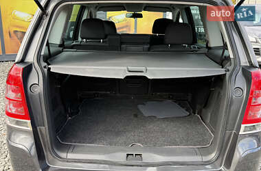 Минивэн Opel Zafira 2010 в 