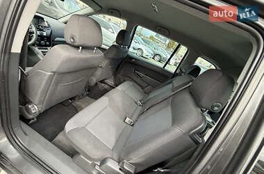 Минивэн Opel Zafira 2010 в 