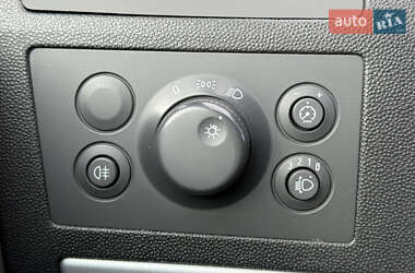 Минивэн Opel Zafira 2010 в 
