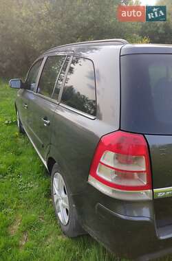Минивэн Opel Zafira 2011 в 
