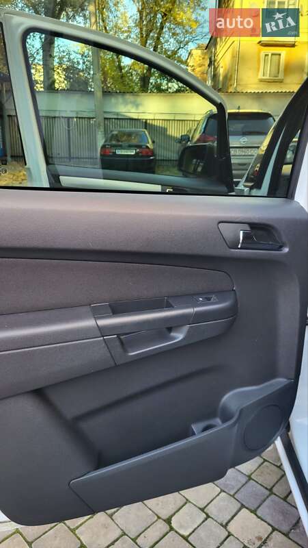Мінівен Opel Zafira 2013 в Чернігові фото 17 Мінівен Opel Zafira 2013 в Чернігові