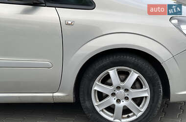 Минивэн Opel Zafira 2006 в 