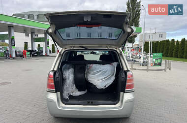 Минивэн Opel Zafira 2006 в 
