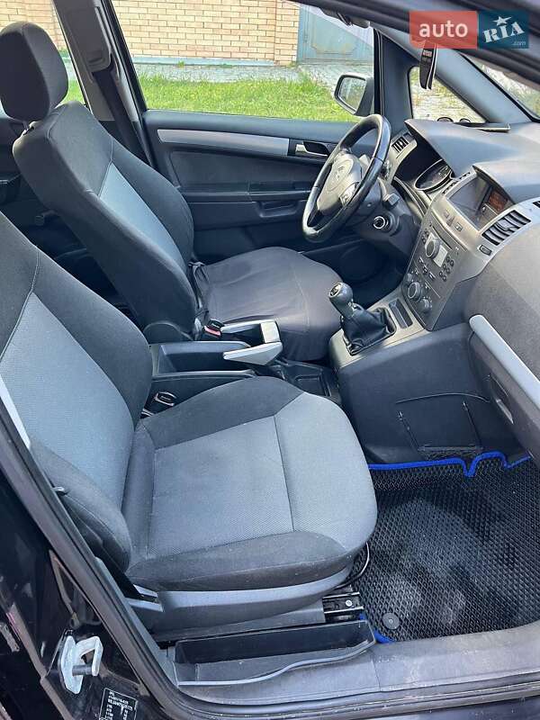 Минивэн Opel Zafira 2006 в Харькове