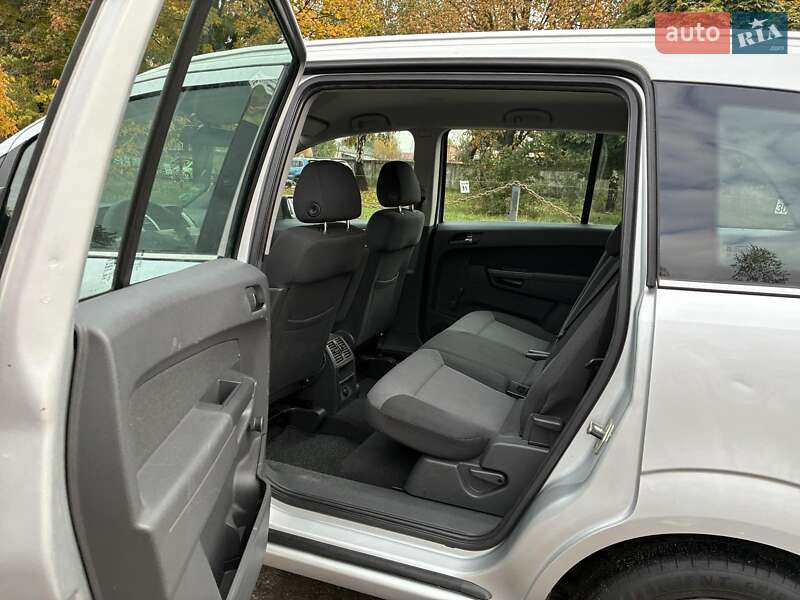 Минивэн Opel Zafira 2008 в Луцке