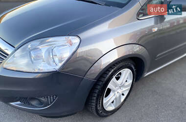 Минивэн Opel Zafira 2009 в 