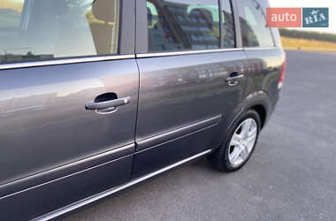 Минивэн Opel Zafira 2009 в 