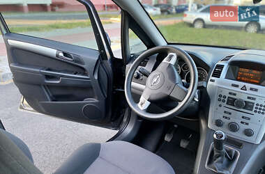 Минивэн Opel Zafira 2009 в 