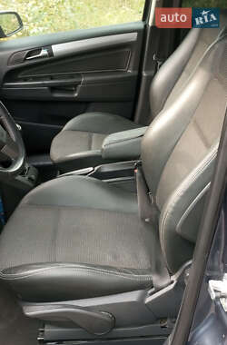 Минивэн Opel Zafira 2006 в 
