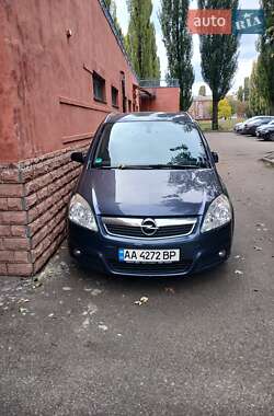 Мінівен Opel Zafira 2007 в Києві