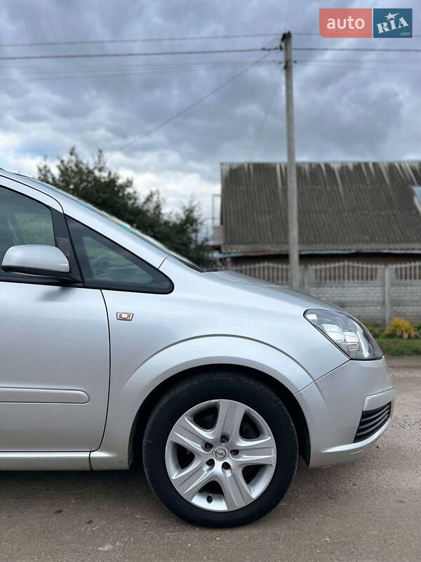 Минивэн Opel Zafira 2006 в Виннице
