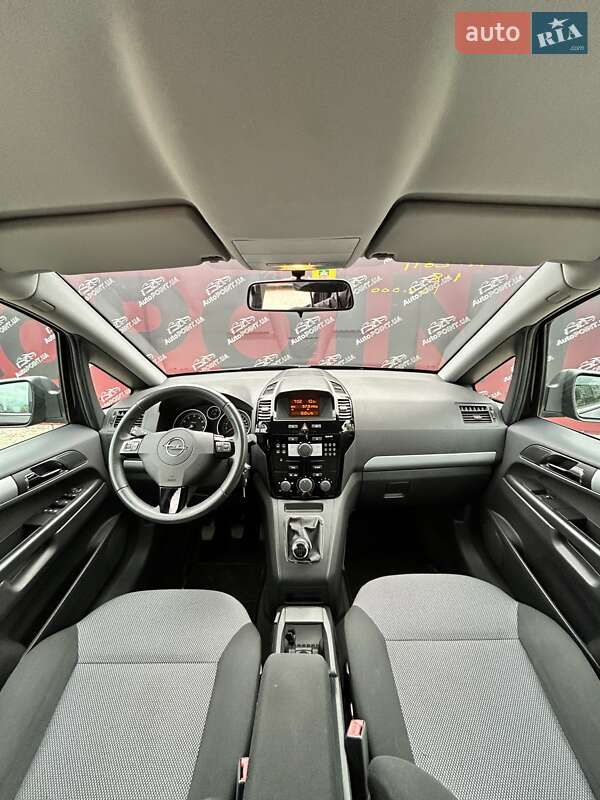 Минивэн Opel Zafira 2011 в Сумах