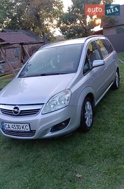 Минивэн Opel Zafira 2008 в Городище
