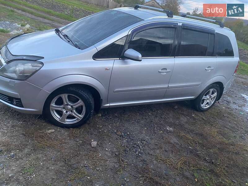 Минивэн Opel Zafira 2007 в Золочеве