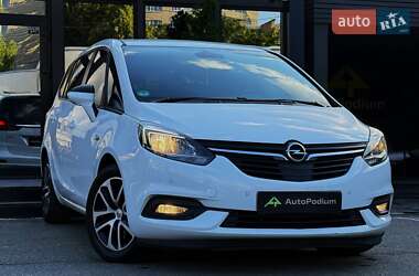 Минивэн Opel Zafira 2018 в 