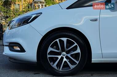 Минивэн Opel Zafira 2018 в 