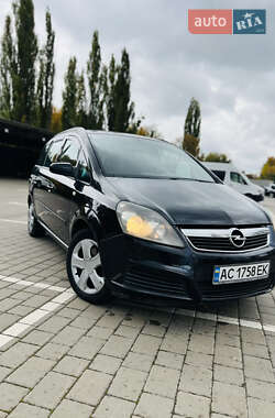 Минивэн Opel Zafira 2007 в Луцке