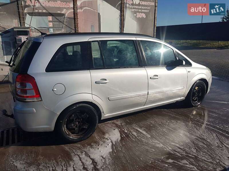 Минивэн Opel Zafira 2009 в Тлумаче