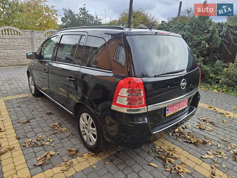 Минивэн Opel Zafira 2013 в Луцке