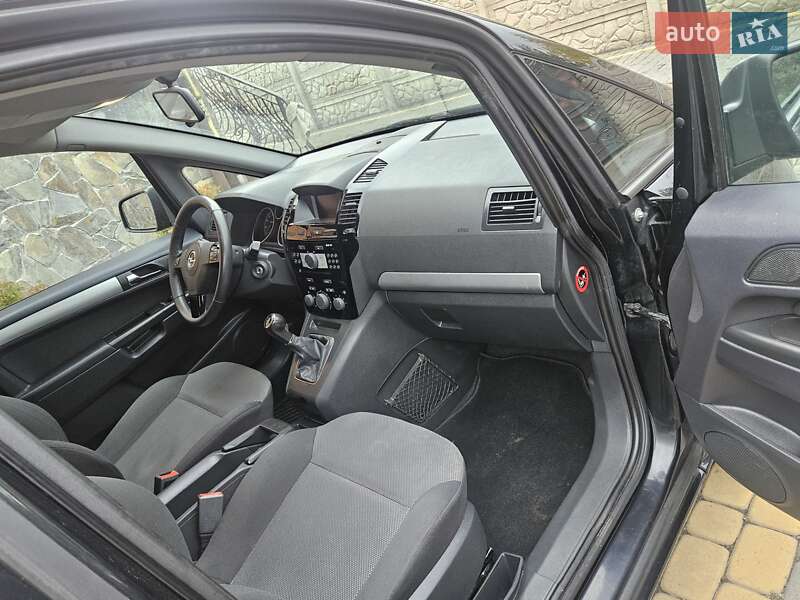 Минивэн Opel Zafira 2013 в Луцке