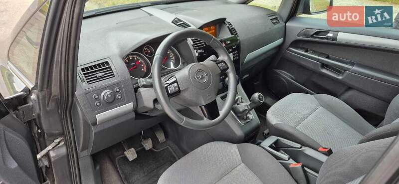 Минивэн Opel Zafira 2011 в Вараше фото 10 Минивэн Opel Zafira 2011 в Вараше