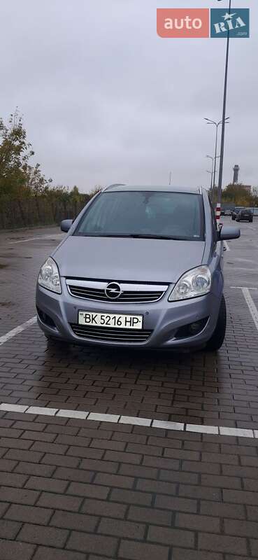 Минивэн Opel Zafira 2011 в Дубно фото 2 Минивэн Opel Zafira 2011 в Дубно