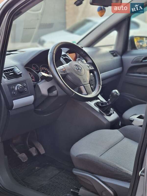 Мінівен Opel Zafira 2006 в Житомирі