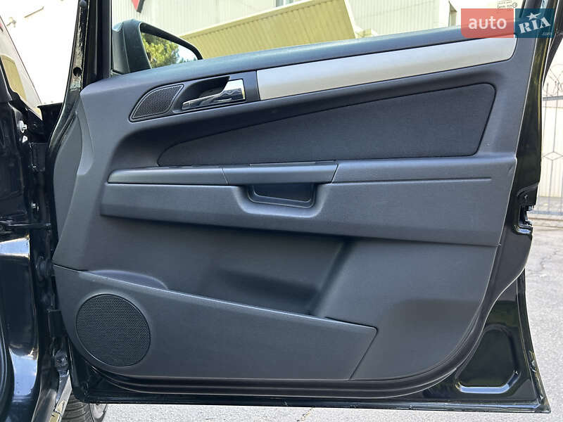 Минивэн Opel Zafira 2008 в Полтаве