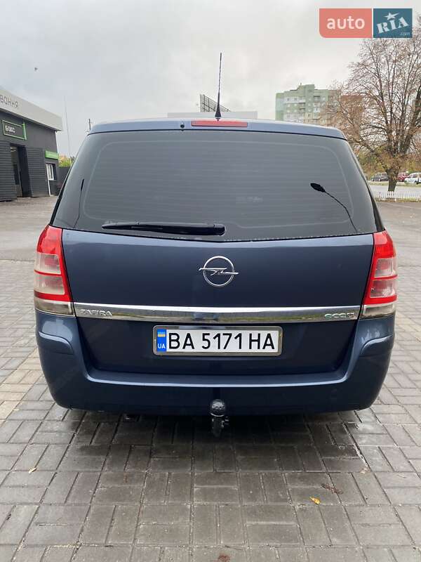 Минивэн Opel Zafira 2010 в Кропивницком