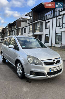 Мінівен Opel Zafira 2005 в Рівному