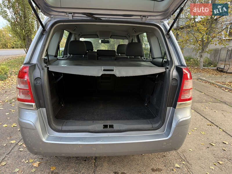 Минивэн Opel Zafira 2010 в Новом Буге фото 14 Минивэн Opel Zafira 2010 в Новом Буге