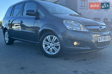 Минивэн Opel Zafira 2010 в 