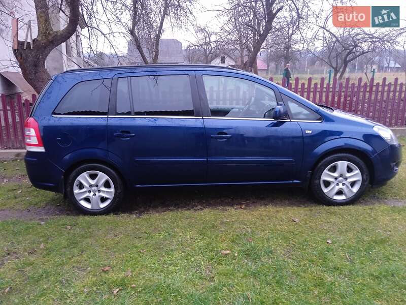 Opel Zafira 2011