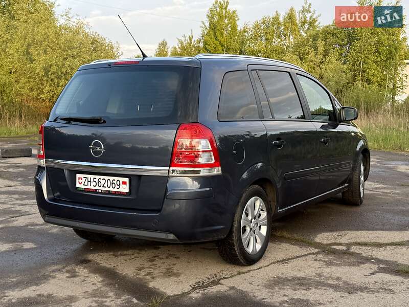 Минивэн Opel Zafira 2010 в Дрогобыче