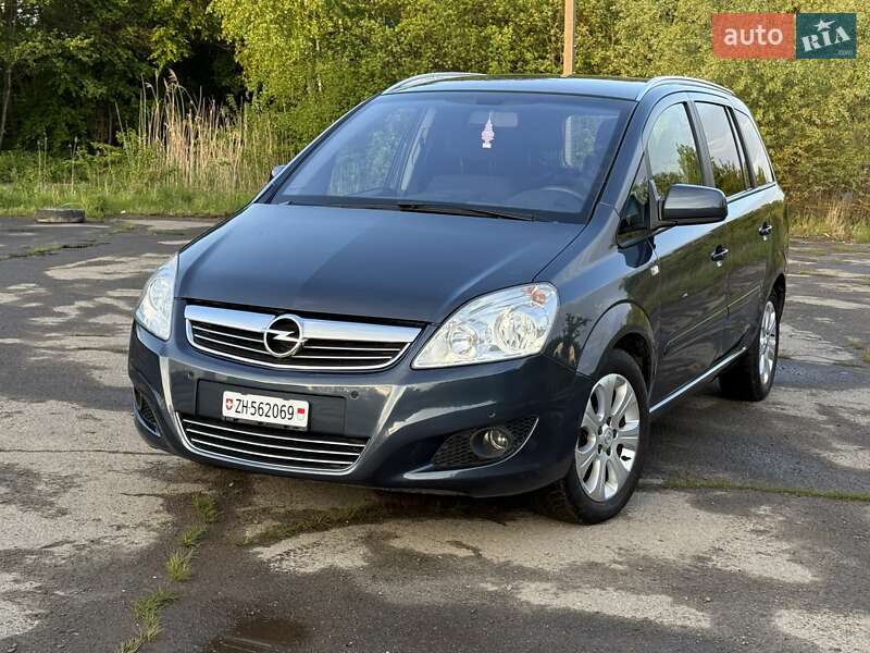 Минивэн Opel Zafira 2010 в Дрогобыче