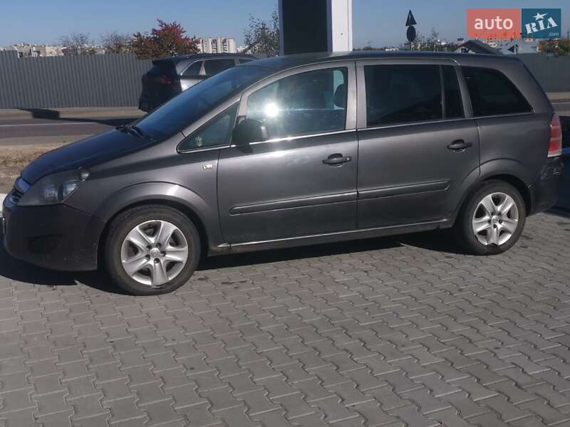 Мінівен Opel Zafira 2011 в Львові